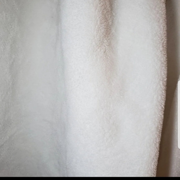 Hooded White Plush Cloak - Picture 3 of 3